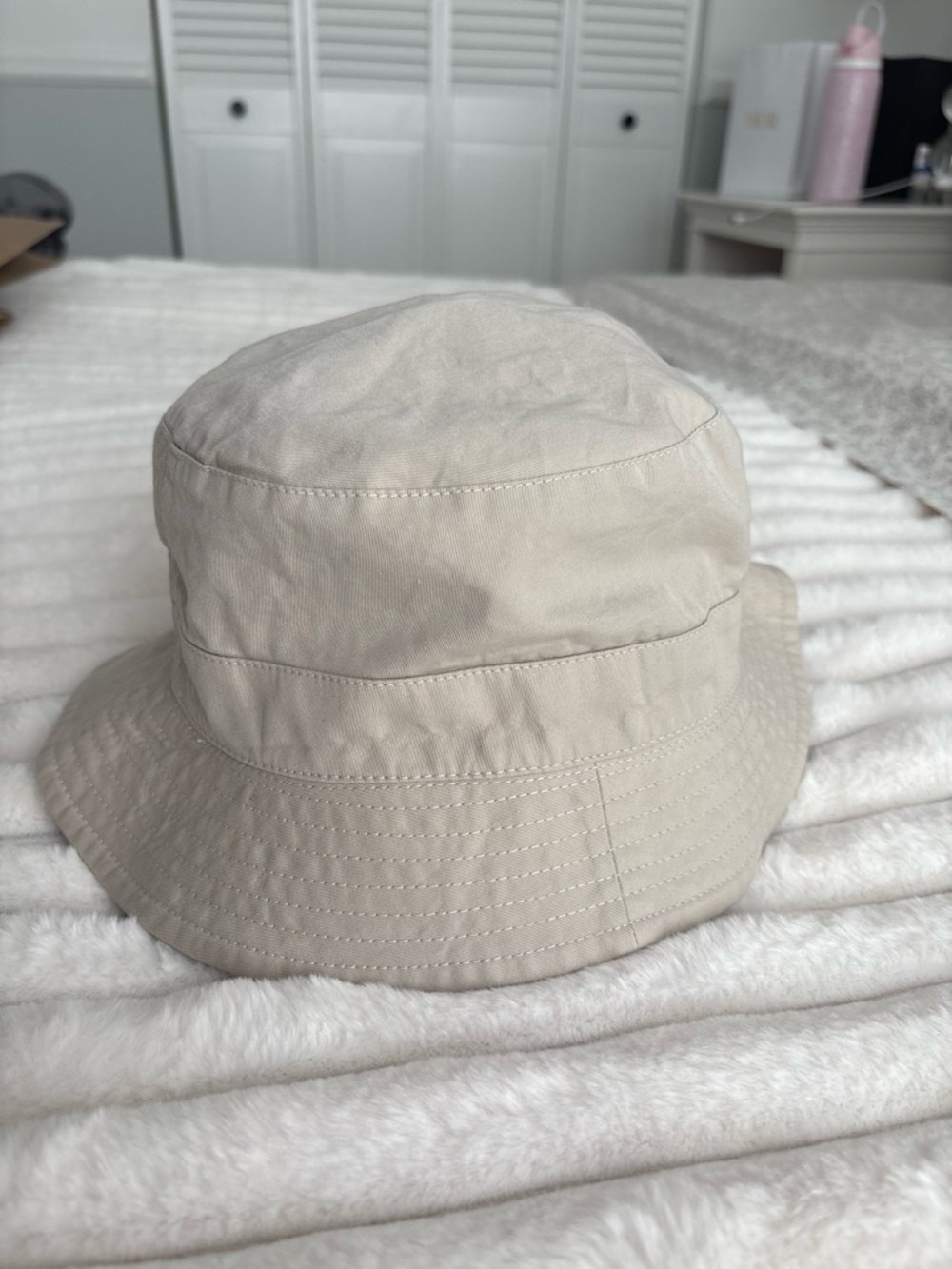 Burberry Classic Plaid Bucket Hat Reversible - Picture 8 of 10